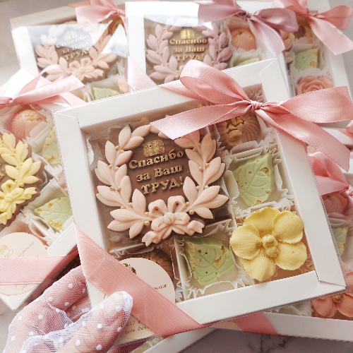 Медаль "Спасибо за Ваш труд!" - кондитерская Кондитерское ПоЛе в Санкт-Петербург заказать торт десерт пирожное онлайн