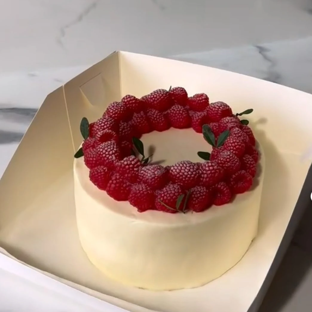 Бенто ягодный сезон - кондитерская Sweet Market в Комсомольск-на-Амуре заказать торт десерт пирожное онлайн