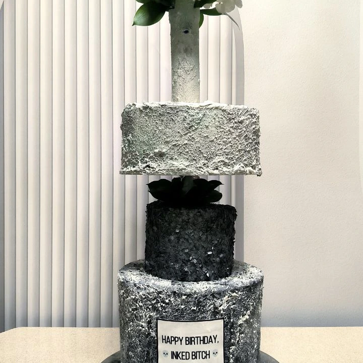 Свадебный торт с фонтаном - кондитерская Iris cake kms Торты и десерты в Комсомольск-на-Амуре заказать торт десерт пирожное онлайн