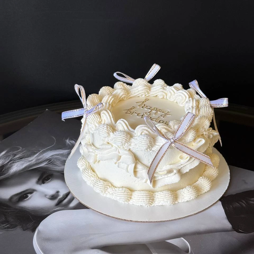 Ламбет. Белая лента ⚪ - кондитерская Alena desserts | Торт СПб | Клубника в шоколаде | Торт бомба | Бенто торт СПб в Санкт-Петербург заказать торт десерт пирожное онлайн