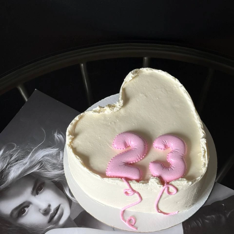 Сердце с цифрами - кондитерская Alena desserts | Торт СПб | Клубника в шоколаде | Торт бомба | Бенто торт СПб в Санкт-Петербург заказать торт десерт пирожное онлайн