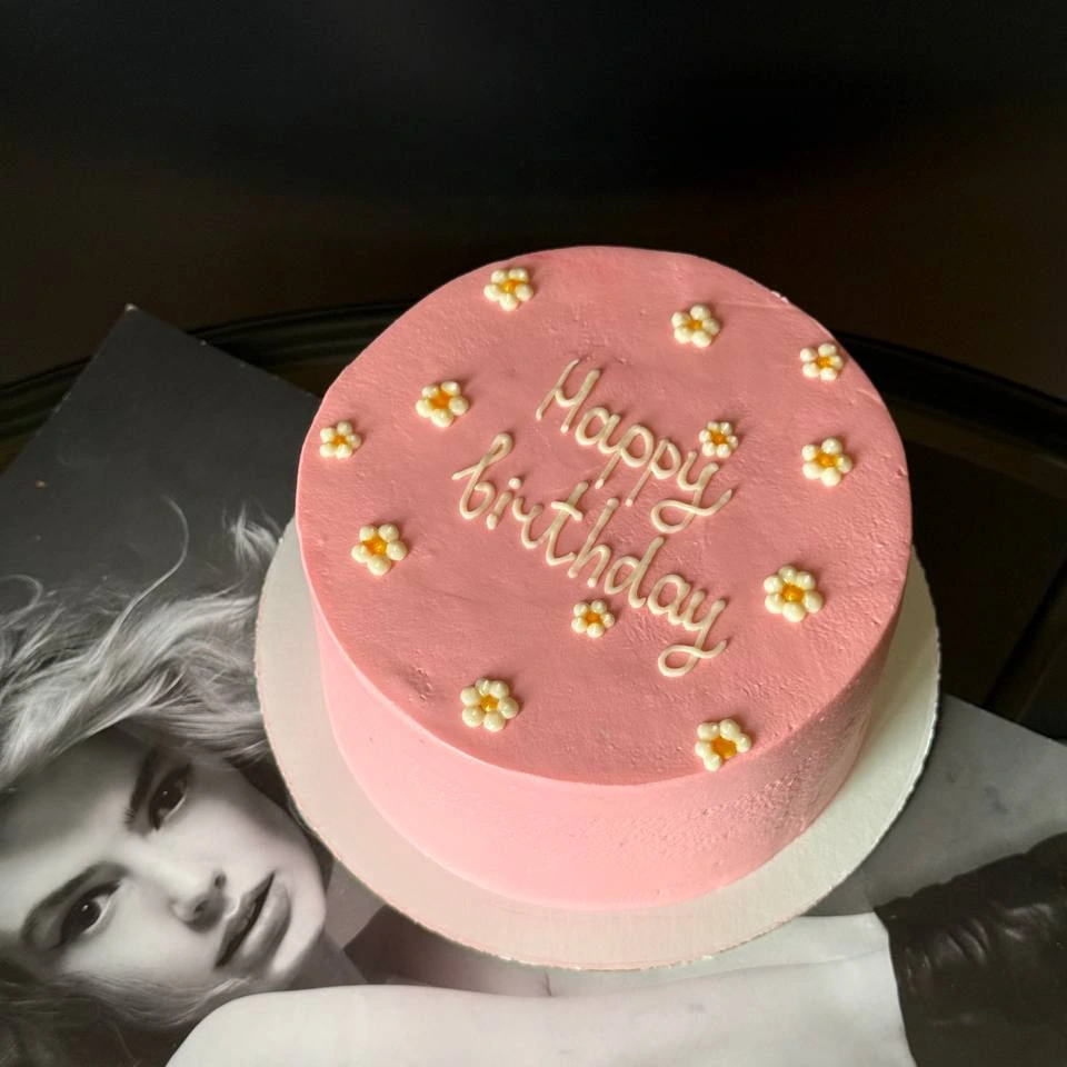 Happy birthday 🌸 - кондитерская Alena desserts | Торт СПб | Клубника в шоколаде | Торт бомба | Бенто торт СПб в Санкт-Петербург заказать торт десерт пирожное онлайн