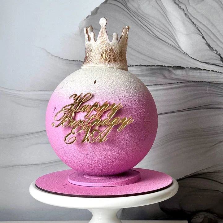 Торт бомба с короной - кондитерская Alena desserts | Торт СПб | Клубника в шоколаде | Торт бомба | Бенто торт СПб в Санкт-Петербург заказать торт десерт пирожное онлайн