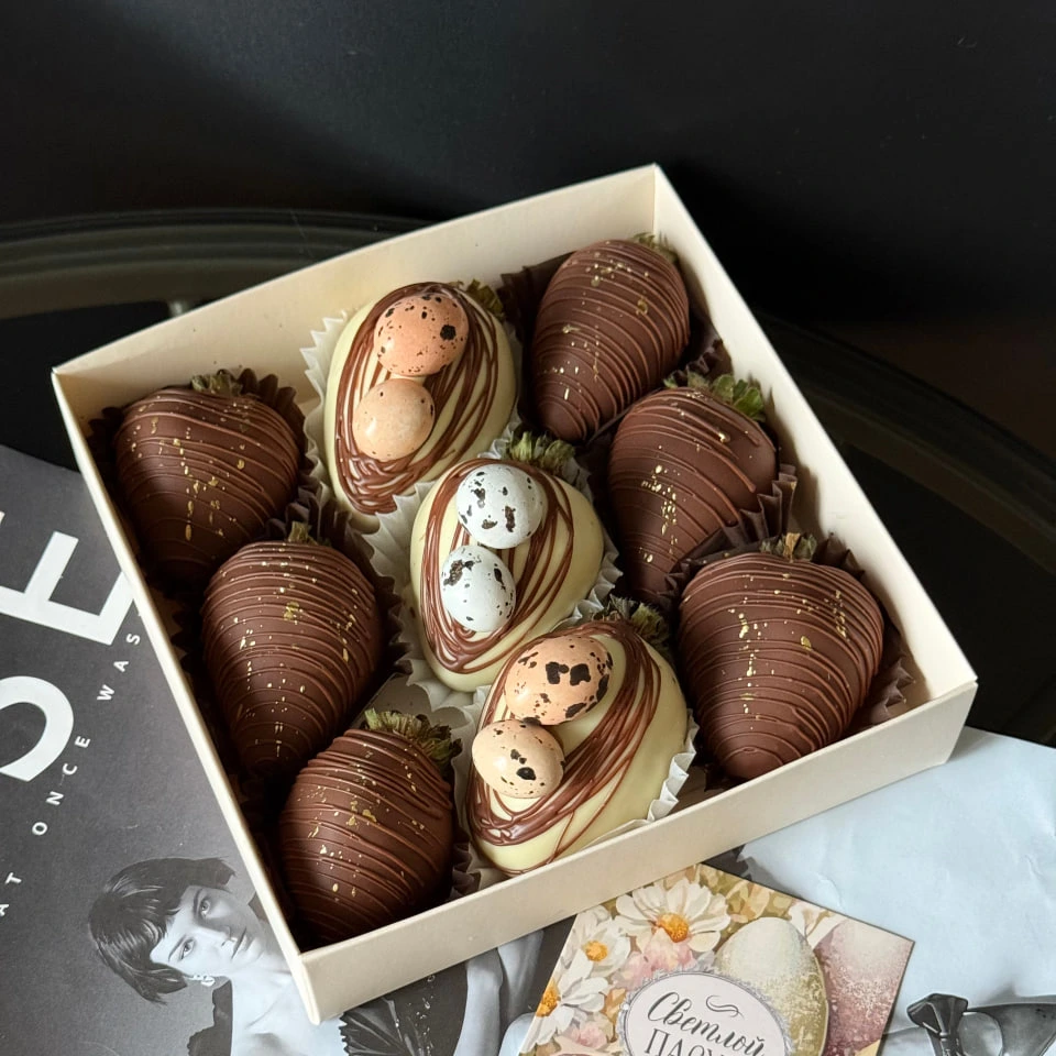 Клубника - кондитерская Alena desserts | Торт СПб | Клубника в шоколаде | Торт бомба | Бенто торт СПб в Санкт-Петербург заказать торт десерт пирожное онлайн